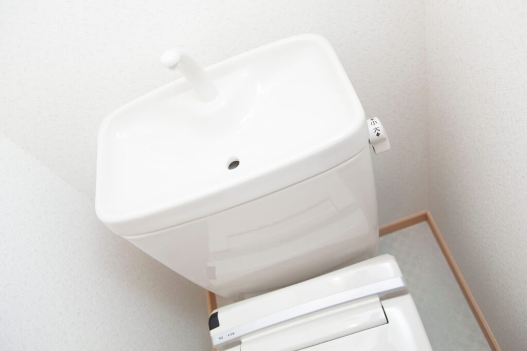 トイレのタンクも掃除が必要